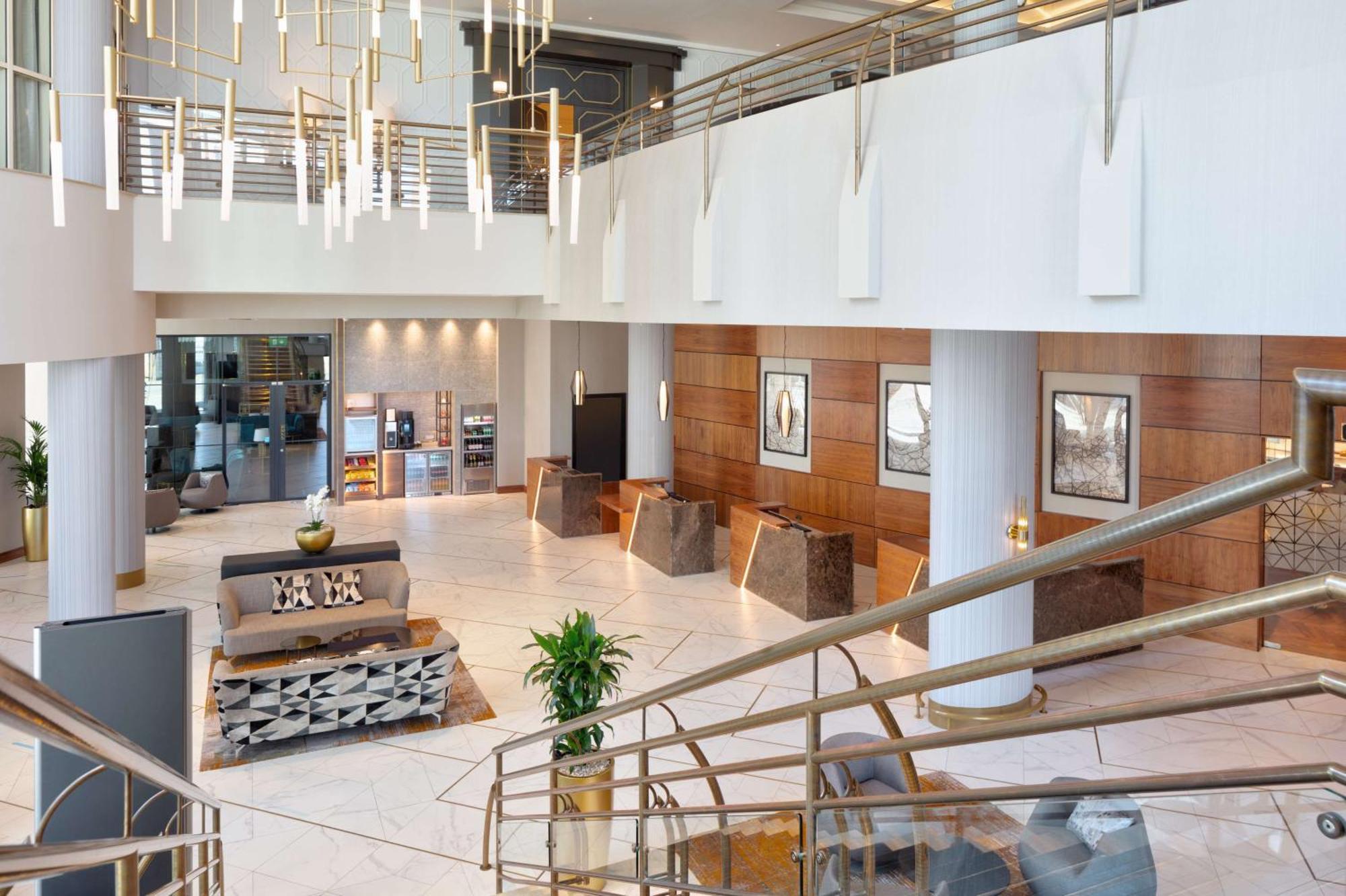فندق هيلتون بيلفاست بلفاست المظهر الخارجي الصورة The lobby of the hotel